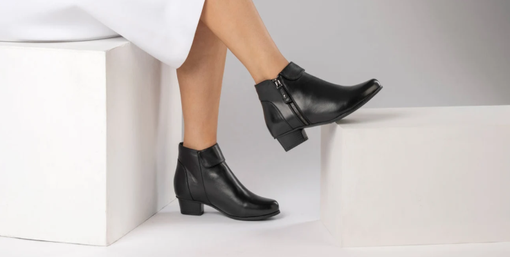 Leather or Mesh Wide Sneakers: Which Should You Choose?